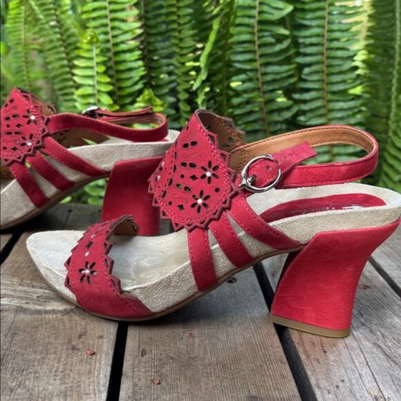 [New] Earthies (8B) Jazzy Red Suede Adjustable Strap Comfortable Sandals - Picture 4 of 11